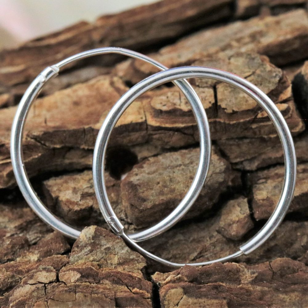 925 sterling silver hotsell will it tarnish