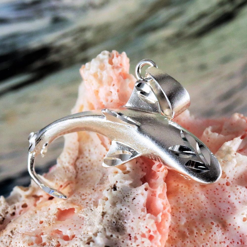 Hammerhead Shark Mother of Pearl Pendant in Gold with Diamonds - 34mm –  Maui Divers Jewelry